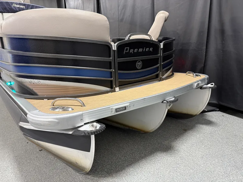 Slide: The Image of Premier 260 GRAND ISLE 2012 - 26