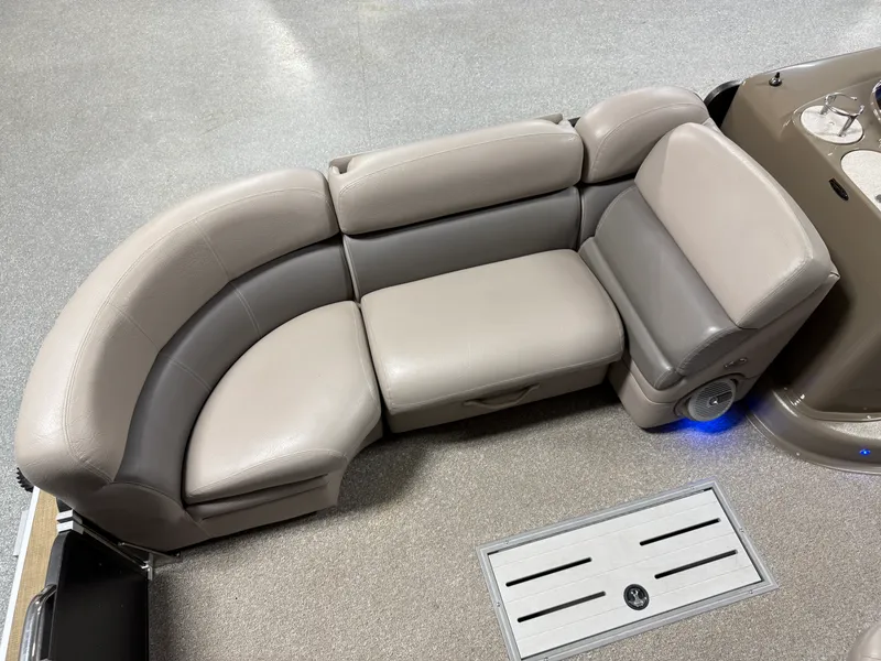 Slide: The Image of Premier 260 GRAND ISLE 2012 - 40