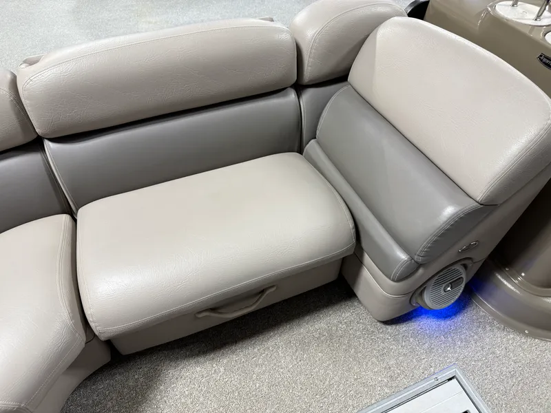 Slide: The Image of Premier 260 GRAND ISLE 2012 - 43