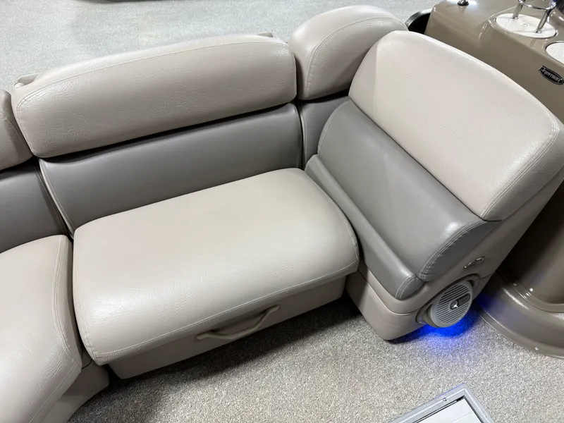 Slide: The Image of Premier 260 GRAND ISLE 2012 - 44