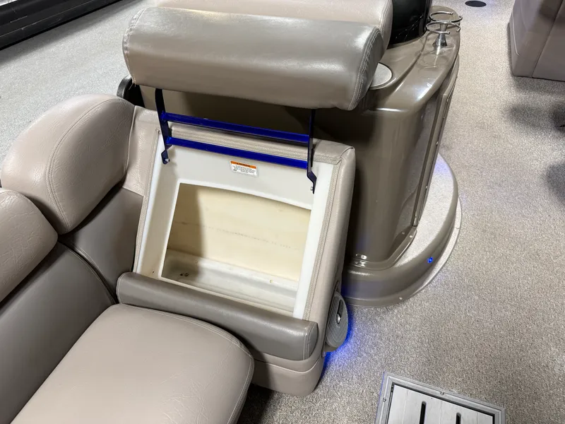 Slide: The Image of Premier 260 GRAND ISLE 2012 - 47