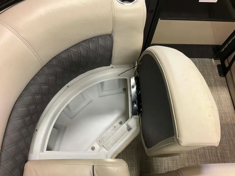 Slide: The Image of Barletta L23QC 2019 - 52