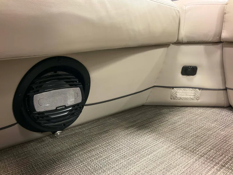 Slide: The Image of Barletta L23QC 2019 - 60