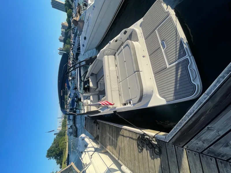 Slide: The Image of Sea Ray 270 SDX 2021 - 1
