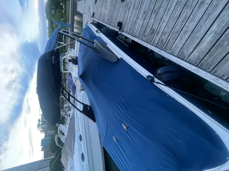 Slide: The Image of Sea Ray 270 SDX 2021 - 2