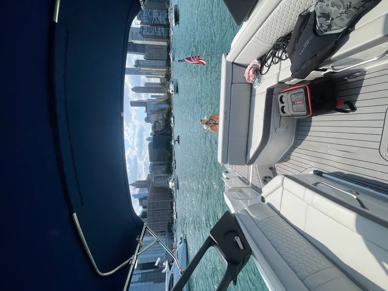 Slide: The Image of Sea Ray 270 SDX 2021 - 3