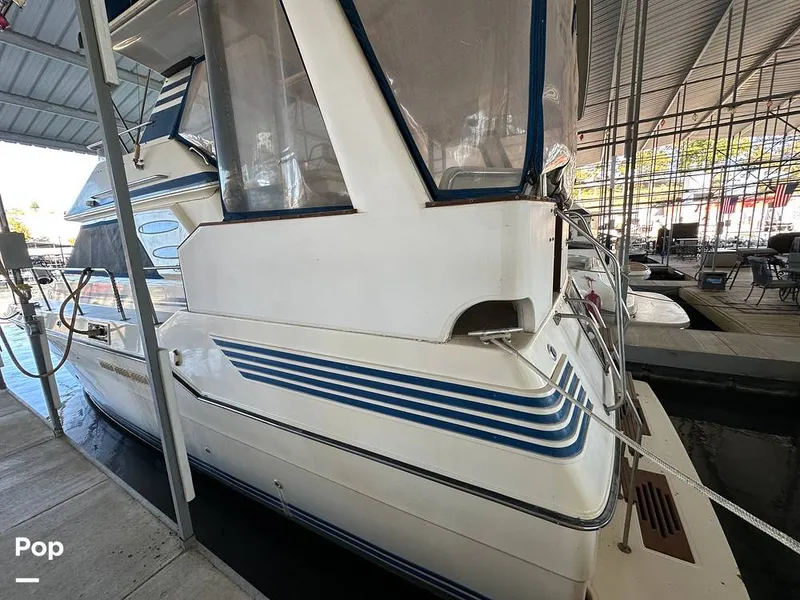 Slide: The Image of Sea Ray 410 AFt Cabin 1986 - 16033322
