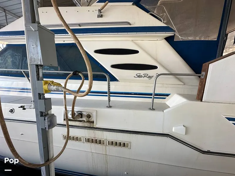 Slide: The Image of Sea Ray 410 AFt Cabin 1986 - 16033330