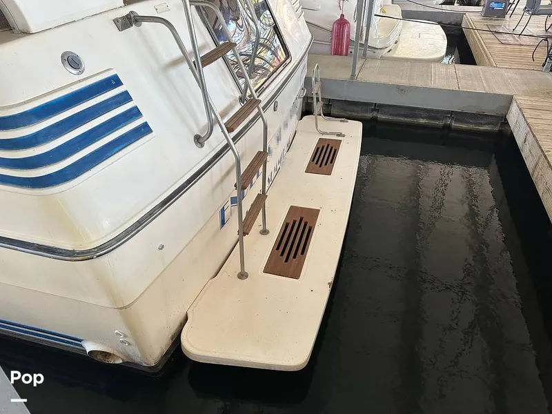 Slide: The Image of Sea Ray 410 AFt Cabin 1986 - 16033334