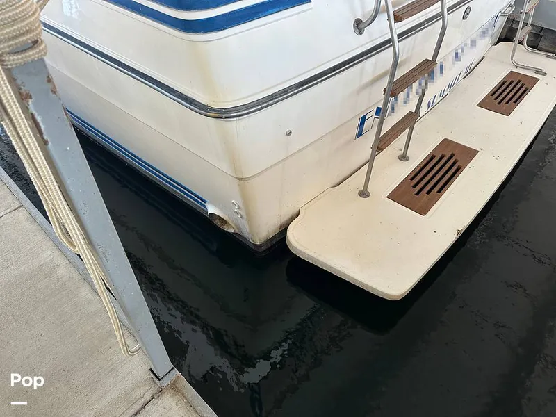 Slide: The Image of Sea Ray 410 AFt Cabin 1986 - 16033335