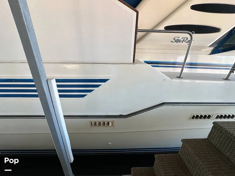 Slide: The Image of Sea Ray 410 AFt Cabin 1986 - 16033339