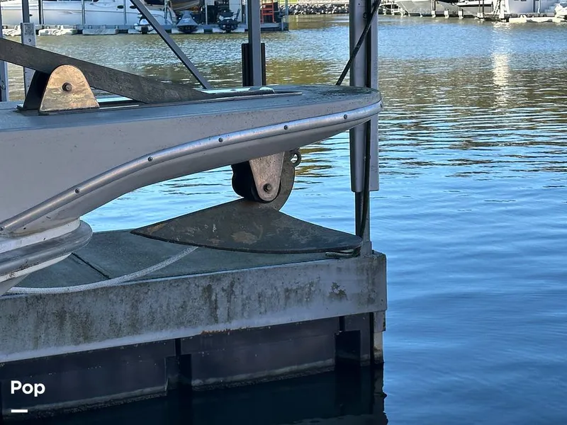 Slide: The Image of Sea Ray 410 AFt Cabin 1986 - 16033347