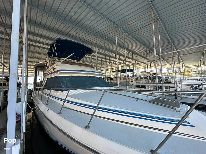 Slide: The Image of Sea Ray 410 AFt Cabin 1986 - 16033348