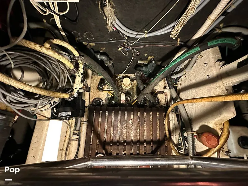 Slide: The Image of Sea Ray 410 AFt Cabin 1986 - 16033356