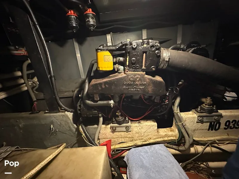 Slide: The Image of Sea Ray 410 AFt Cabin 1986 - 16033365