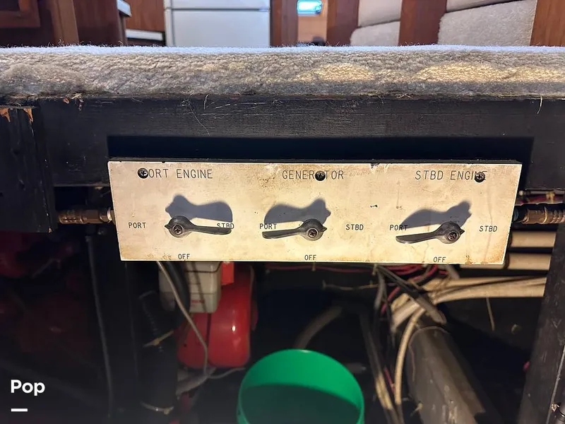 Slide: The Image of Sea Ray 410 AFt Cabin 1986 - 16033370