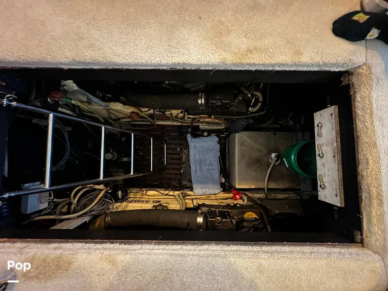 Slide: The Image of Sea Ray 410 AFt Cabin 1986 - 16033372