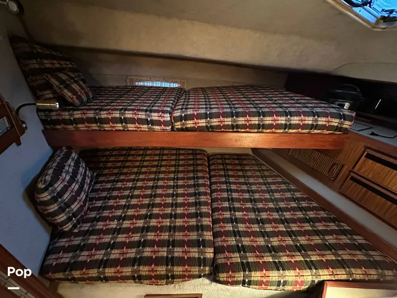 Slide: The Image of Sea Ray 410 AFt Cabin 1986 - 16033230