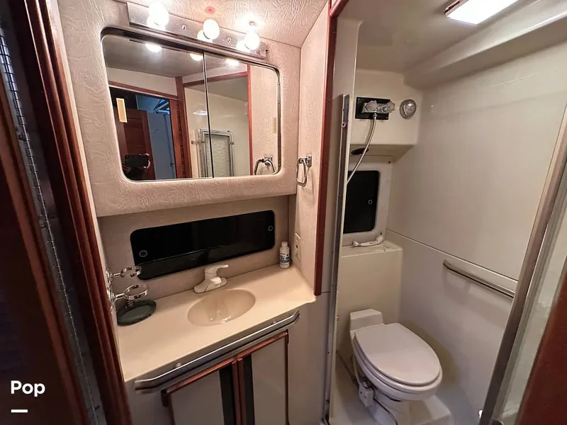 Slide: The Image of Sea Ray 410 AFt Cabin 1986 - 16033233