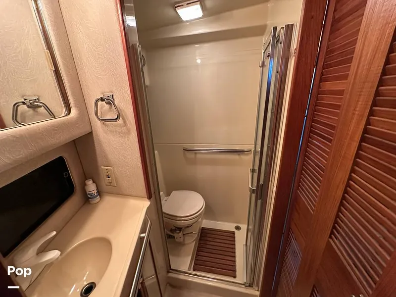 Slide: The Image of Sea Ray 410 AFt Cabin 1986 - 16033234