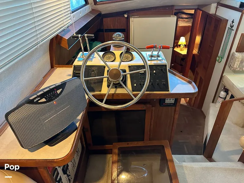 Slide: The Image of Sea Ray 410 AFt Cabin 1986 - 16033244