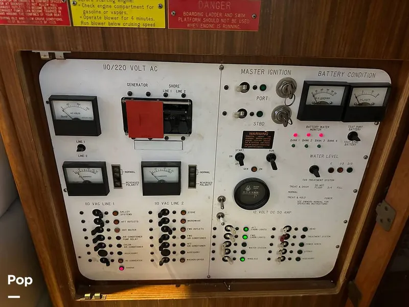 Slide: The Image of Sea Ray 410 AFt Cabin 1986 - 16033246