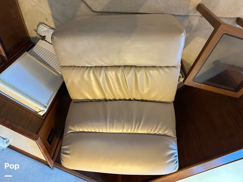 Slide: The Image of Sea Ray 410 AFt Cabin 1986 - 16033247