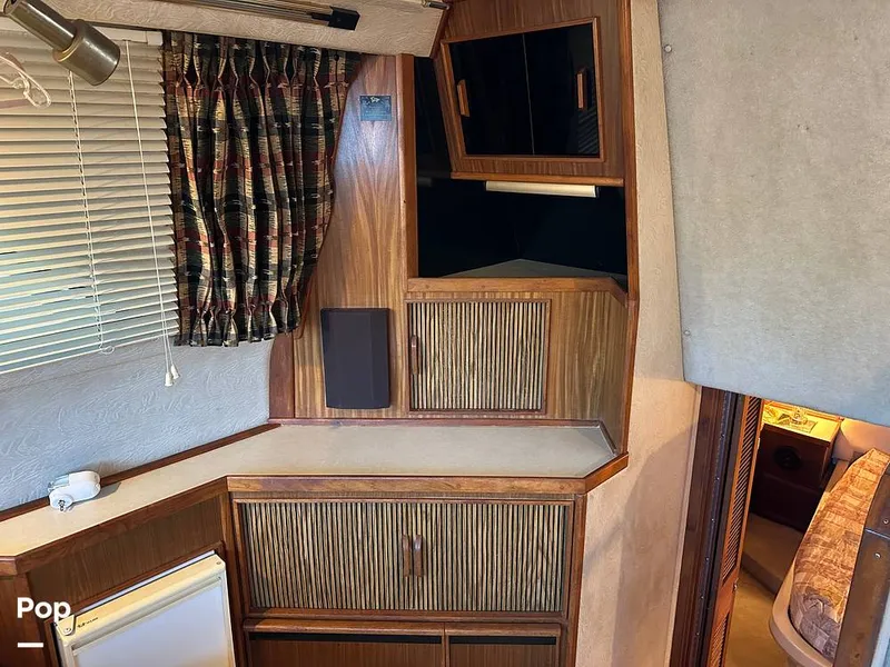 Slide: The Image of Sea Ray 410 AFt Cabin 1986 - 16033249