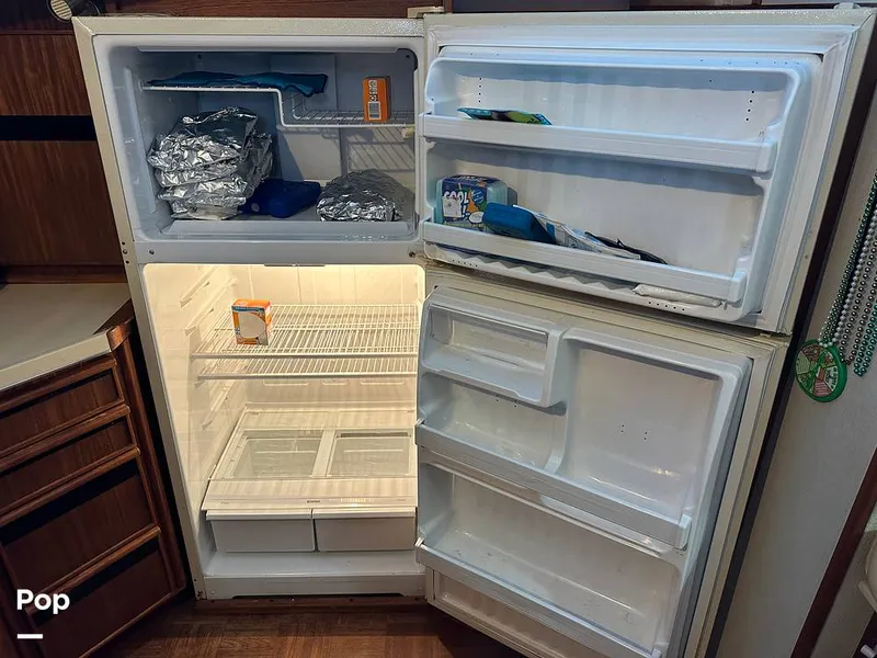 Slide: The Image of Sea Ray 410 AFt Cabin 1986 - 16033265