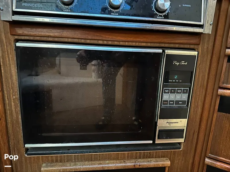 Slide: The Image of Sea Ray 410 AFt Cabin 1986 - 16033266