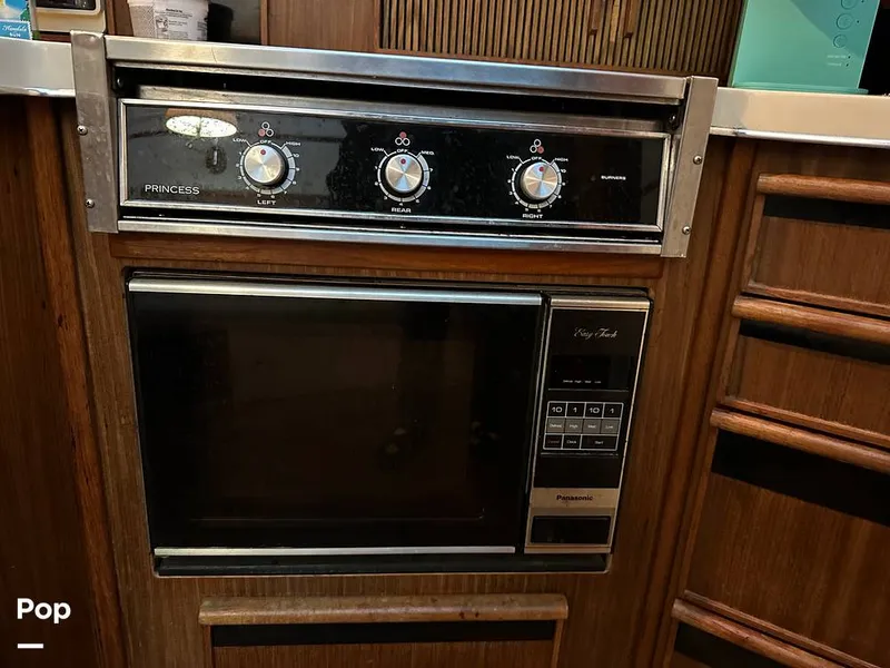 Slide: The Image of Sea Ray 410 AFt Cabin 1986 - 16033268