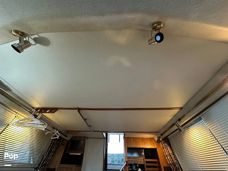 Slide: The Image of Sea Ray 410 AFt Cabin 1986 - 16033272