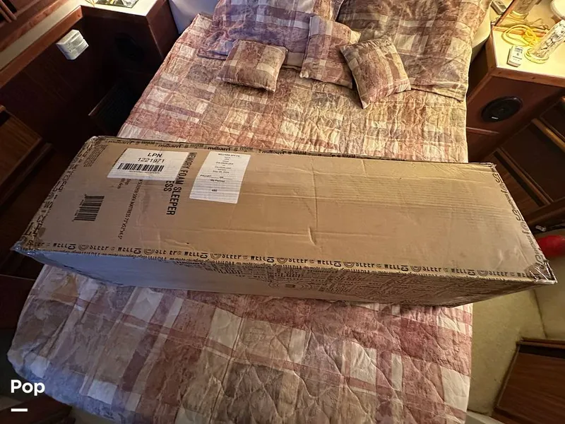 Slide: The Image of Sea Ray 410 AFt Cabin 1986 - 16033273