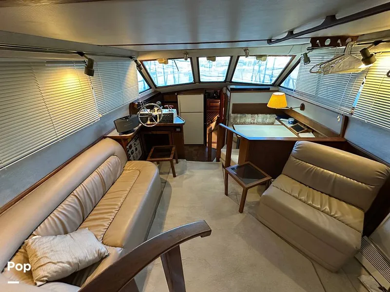 Slide: The Image of Sea Ray 410 AFt Cabin 1986 - 16033219