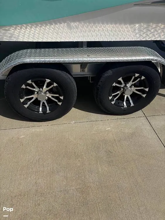 Slide: The Image of Blue Wave 2200 Pure Bay 2023 - 15946648