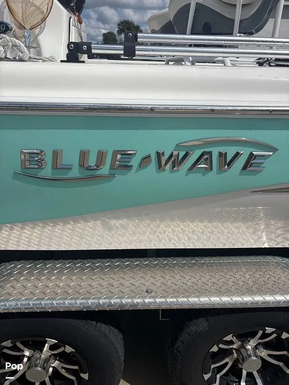 Slide: The Image of Blue Wave 2200 Pure Bay 2023 - 15946640