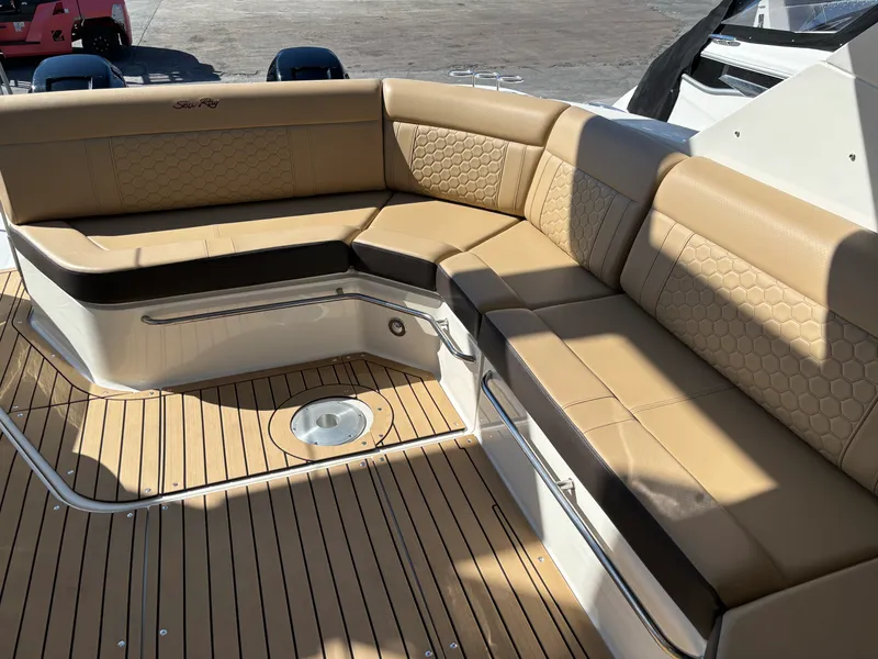 Slide: The Image of Sea Ray 320DA OB 2023 - 12