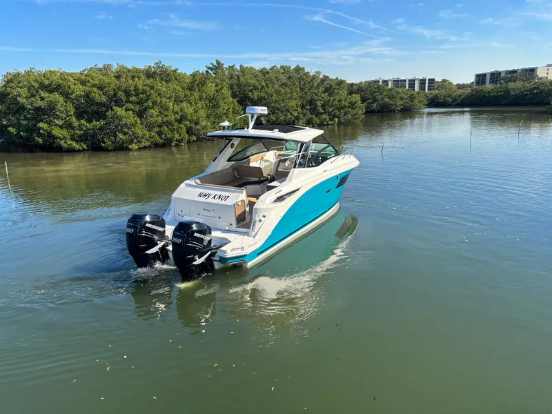 Slide: The Image of Sea Ray 320DA OB 2023 - 2