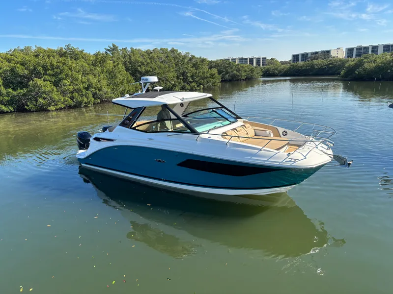 Slide: The Image of Sea Ray 320DA OB 2023 - 4