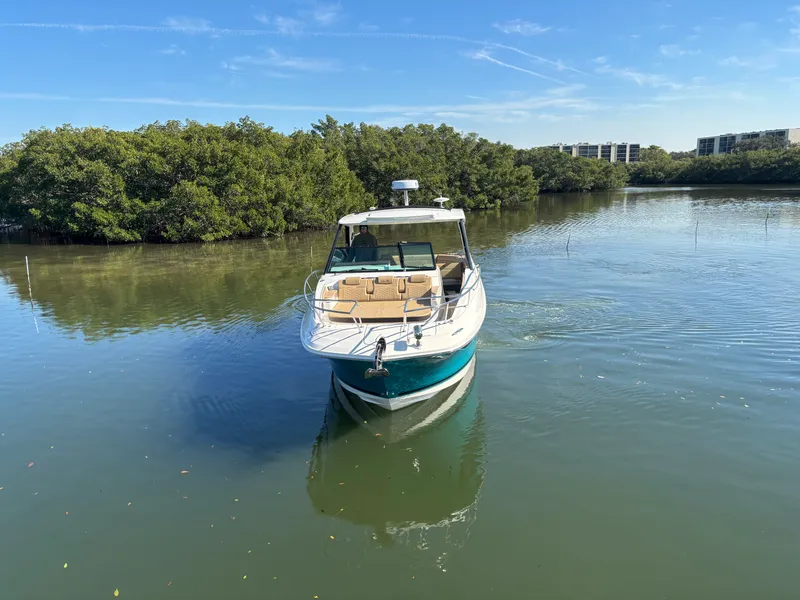 Slide: The Image of Sea Ray 320DA OB 2023 - 6