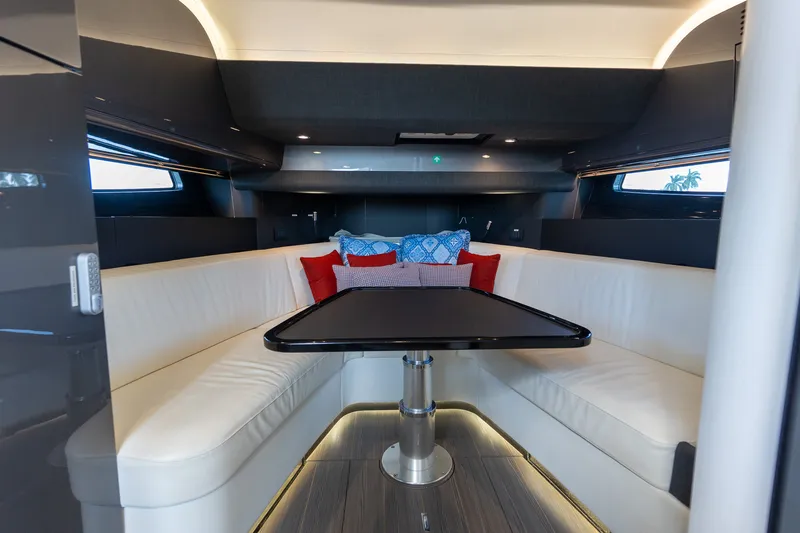 Slide: The Image of Azimut VERVE 42 2023 - 11