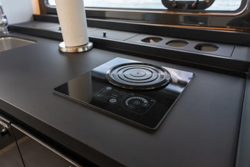 Slide: The Image of Azimut VERVE 42 2023 - 13