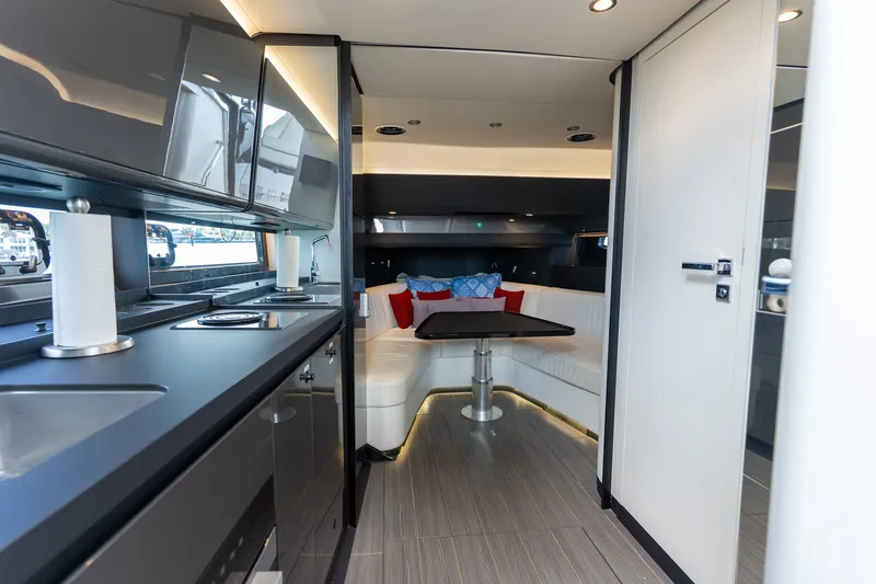 Slide: The Image of Azimut VERVE 42 2023 - 15