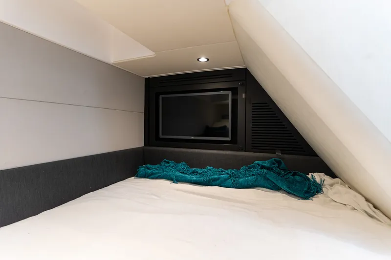 Slide: The Image of Azimut VERVE 42 2023 - 19