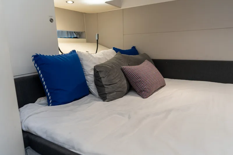 Slide: The Image of Azimut VERVE 42 2023 - 20