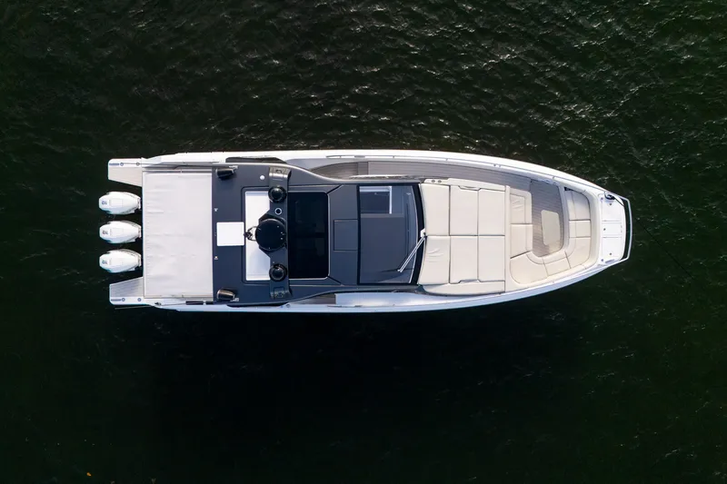 Slide: The Image of Azimut VERVE 42 2023 - 26