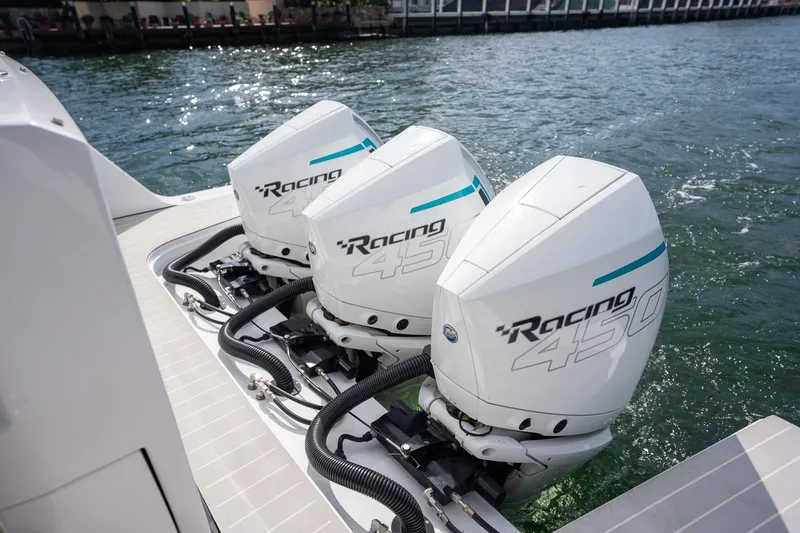 Slide: The Image of Azimut VERVE 42 2023 - 3