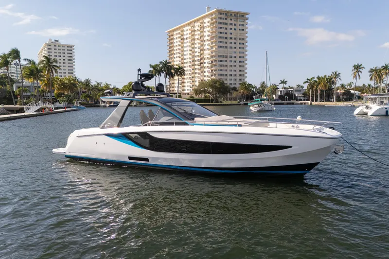 Slide: The Image of Azimut VERVE 42 2023 - 30