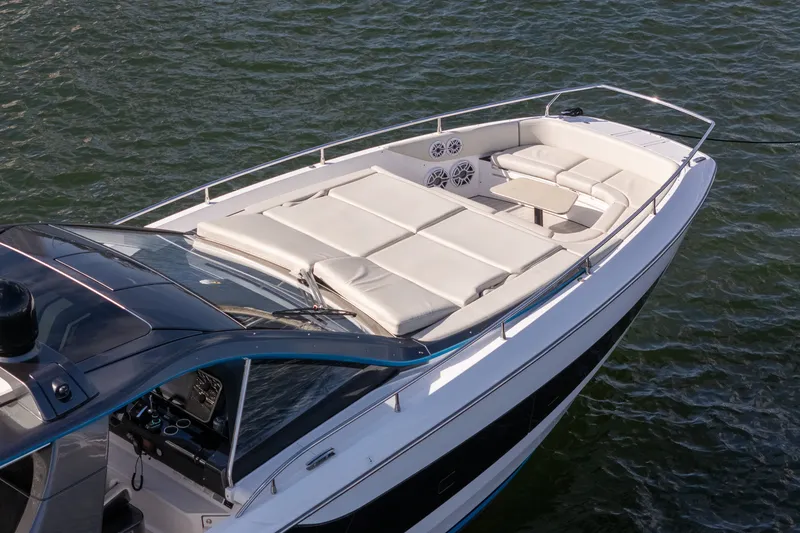 Slide: The Image of Azimut VERVE 42 2023 - 32