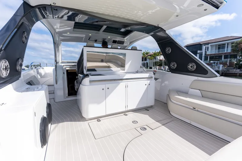 Slide: The Image of Azimut VERVE 42 2023 - 4